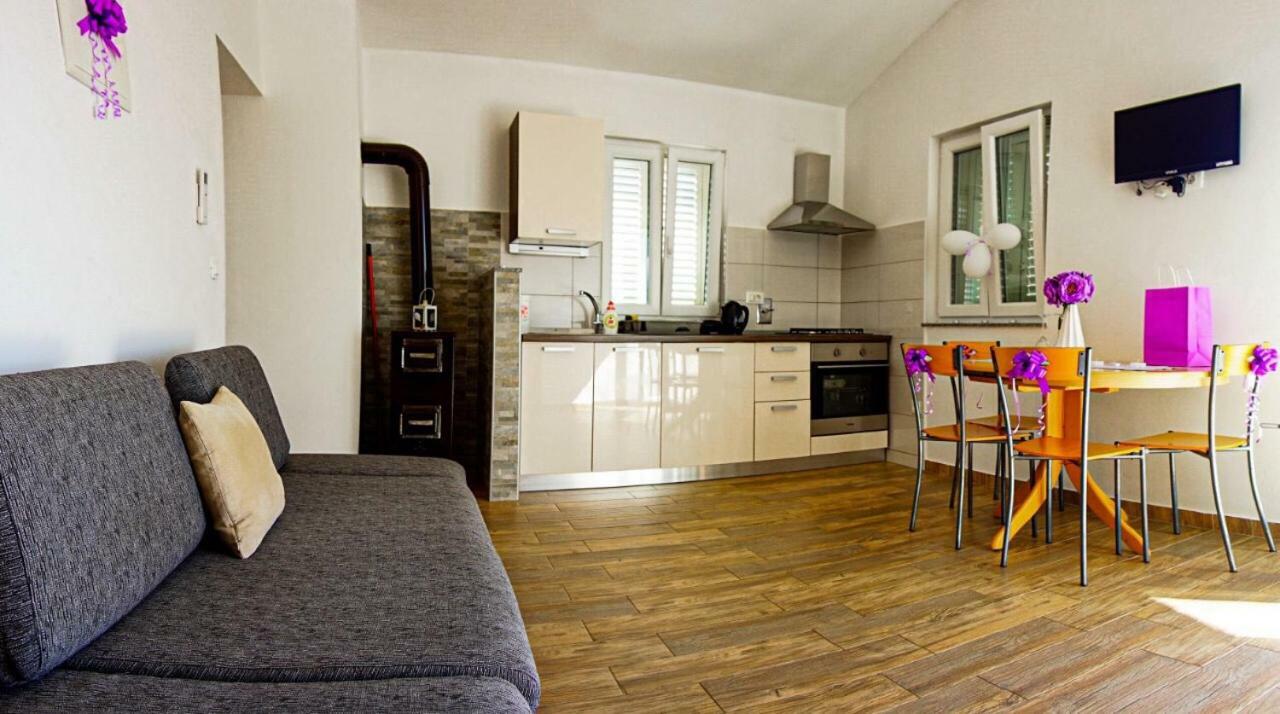 Apartmani Ivana Cres Exterior photo